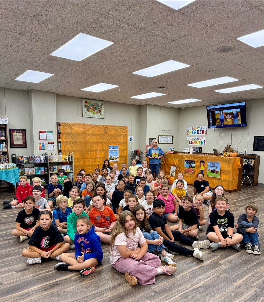Local Author Dana Patterson visits Navajo