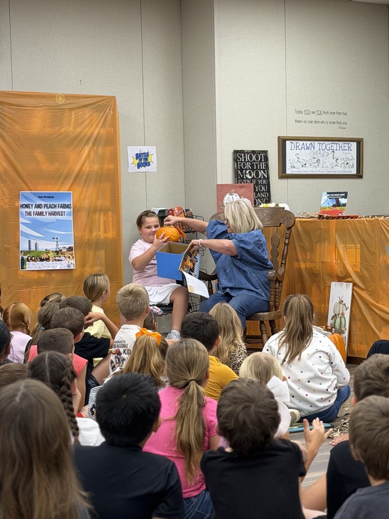 Local Author Dana Patterson visits Navajo