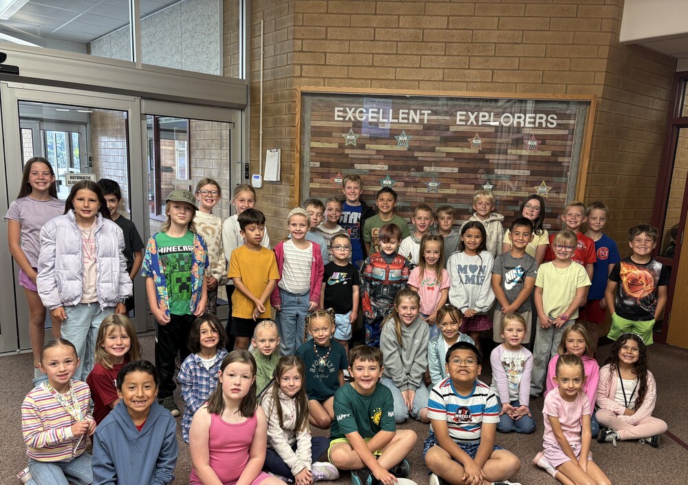 Excellent explorers group photo