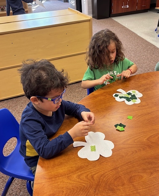 students making clovers