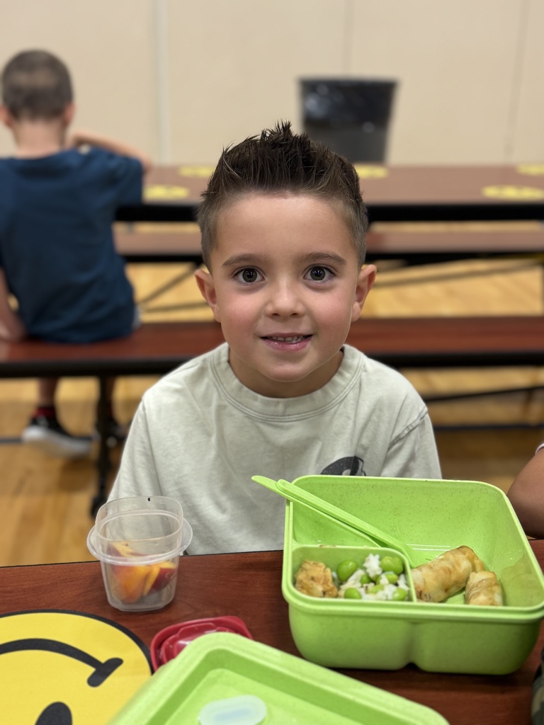 A student at lunch.