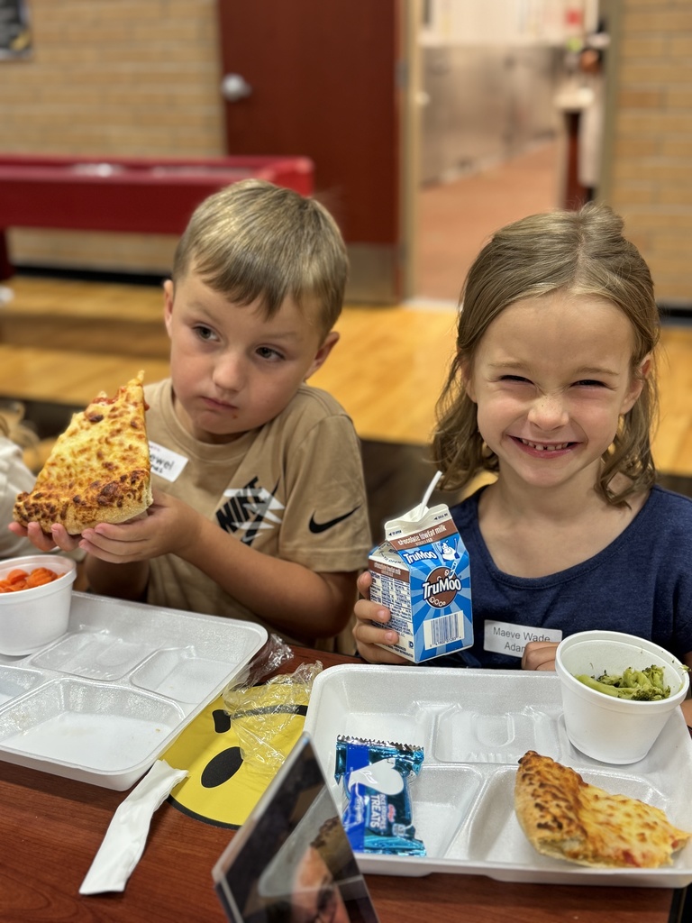 Students eating lunch.