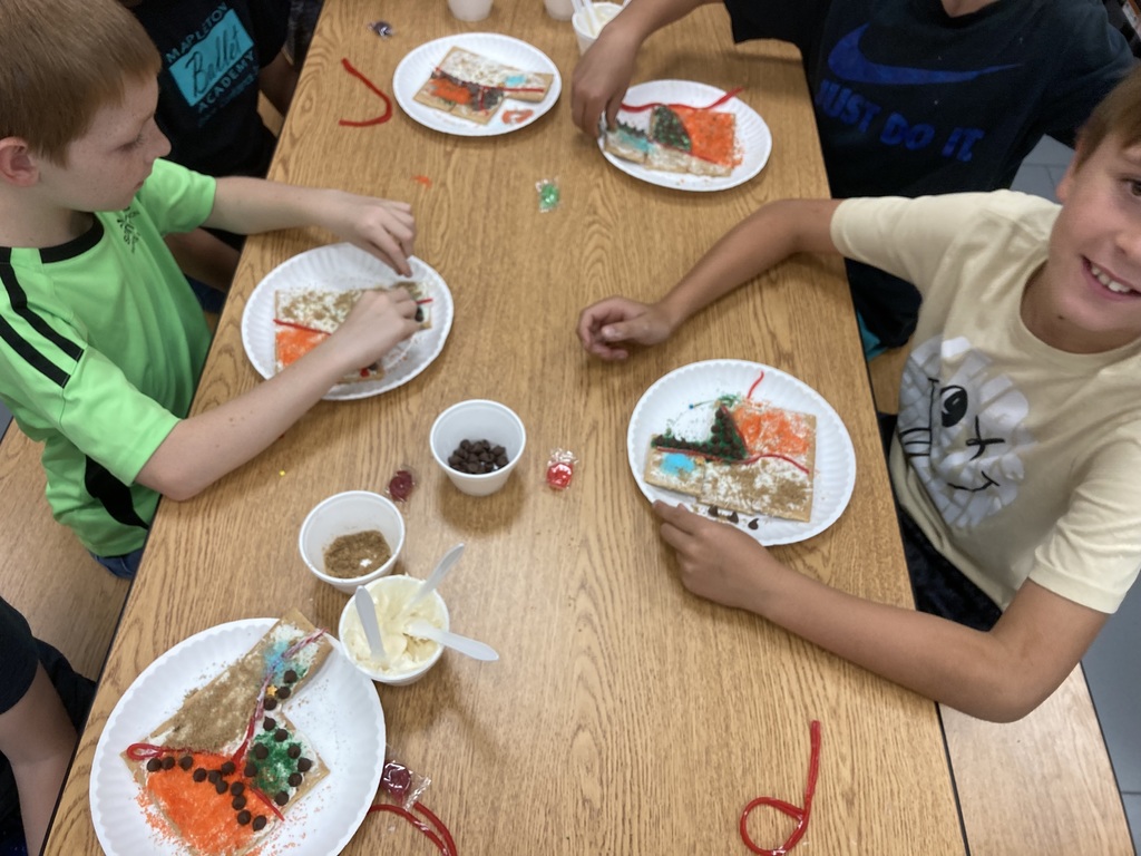 Fourth Grade students showing their Utah Map