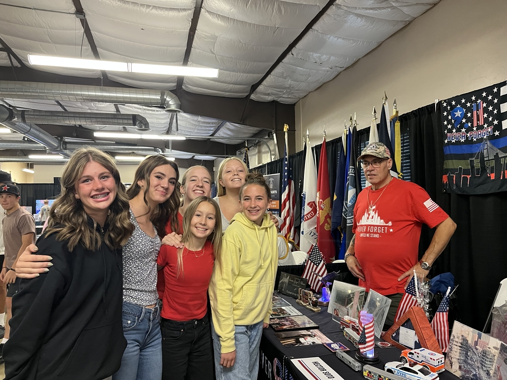 Students at 9/11 exhibit. 