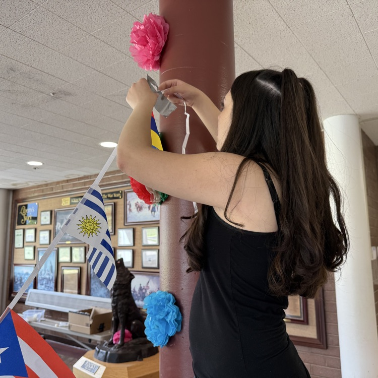 student decorating
