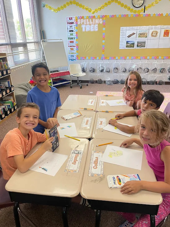 Students drawing the constutition 