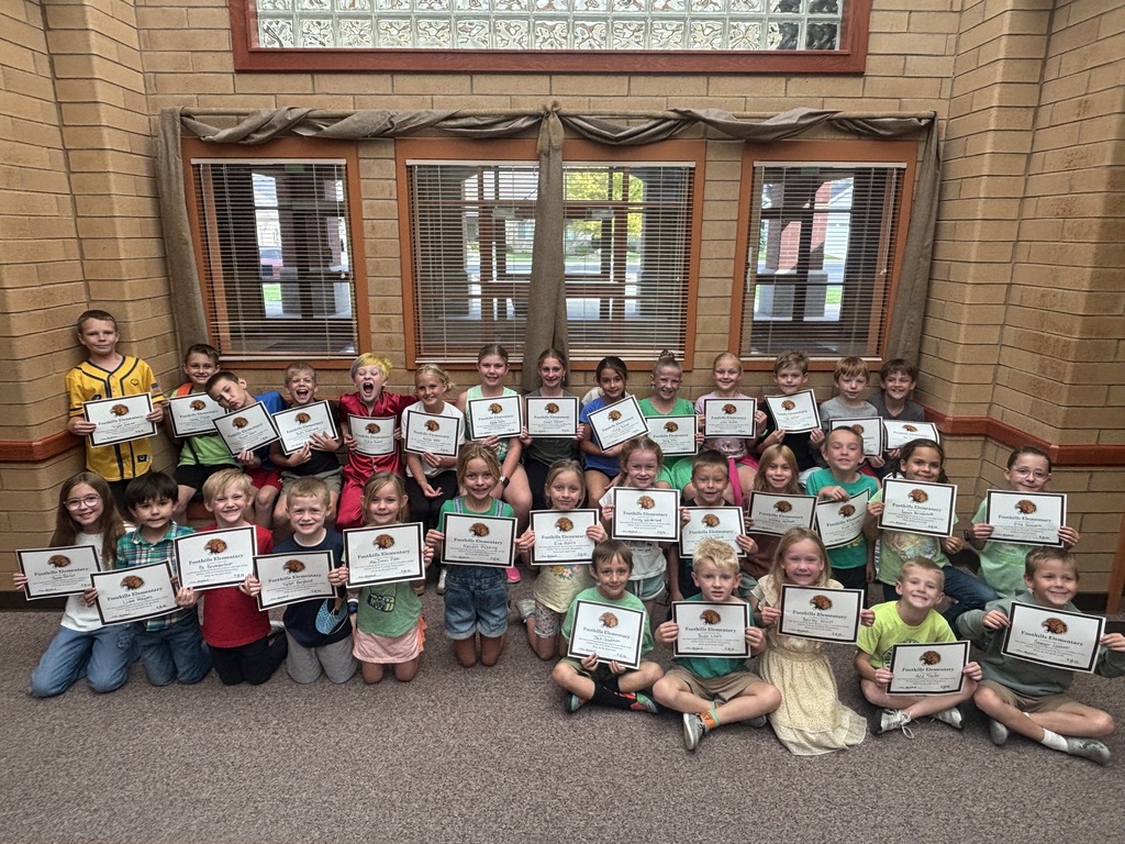Kids earning Falcon Award for Making Good Choices