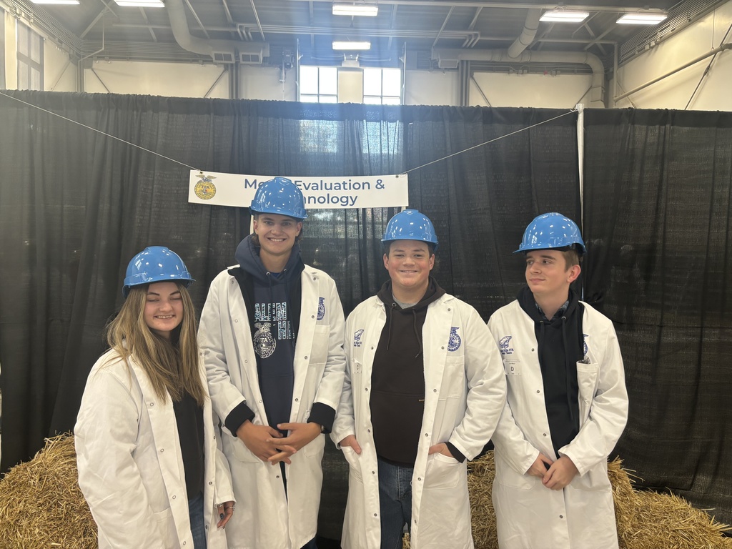 FFA Students at Nationals in blue hats