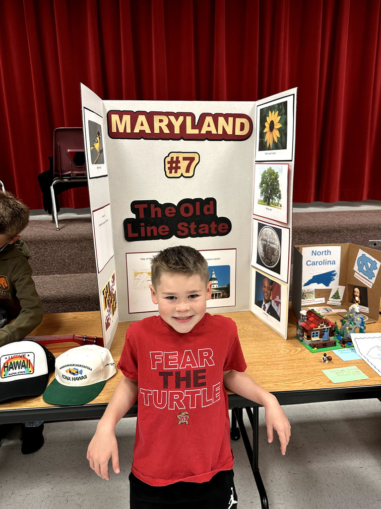 Student with poster about Maryland