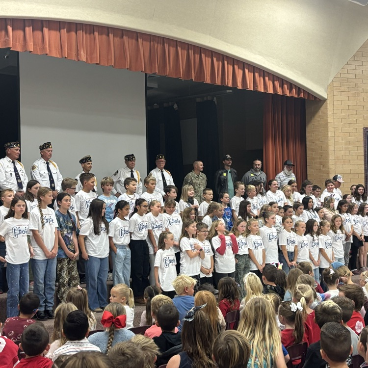 Foothills Choir and. veterans