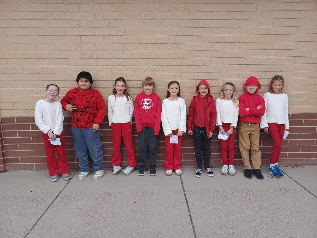 Students making a patteren with the color of clothes they have on