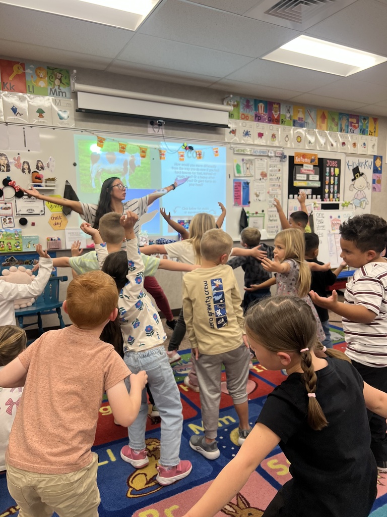 Kindergarteners Dancing 