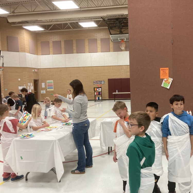 students creating mosaics 