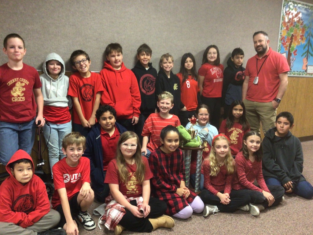 Mr. Jenkins’ 5th Grade Class takes the Spirit Day Trophy