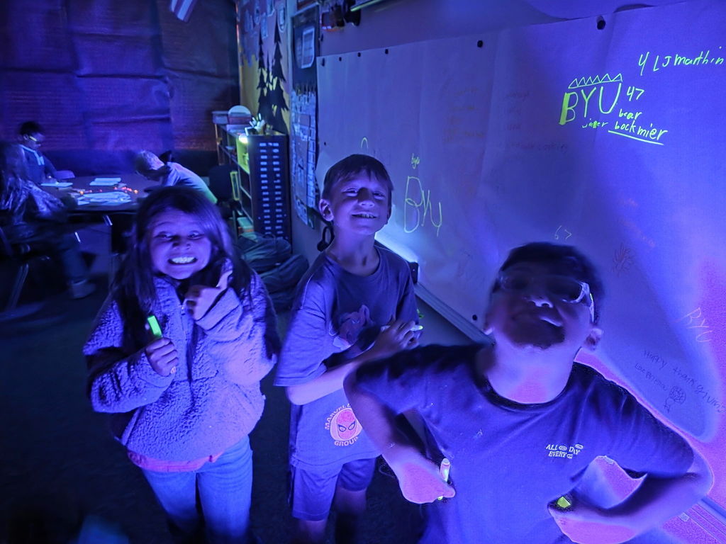 Third grade is currently studying light and sound in CKLA, and Mrs. Nixon’s class had a blast this Friday with some hands-on learning! Students explored shadows, color, light, and all things that glow—it was an exciting way to bring their learning to life.