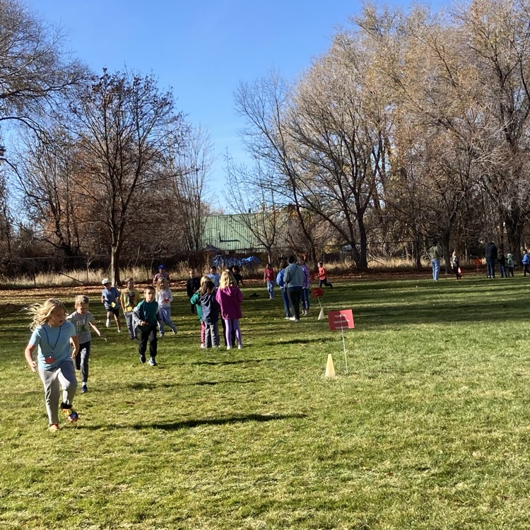 Students and faculty doing the Turkey Trot