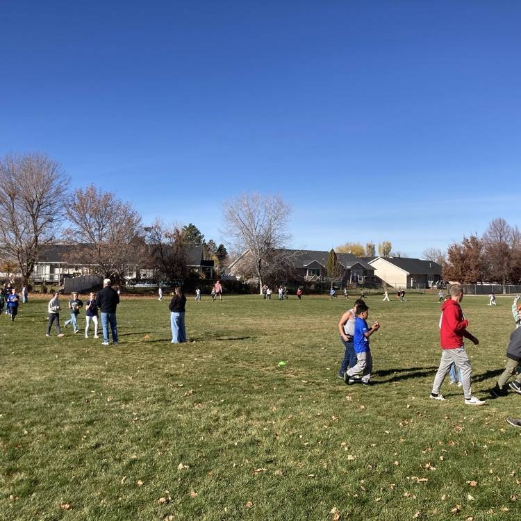 Students and faculty doing the Turkey Trot