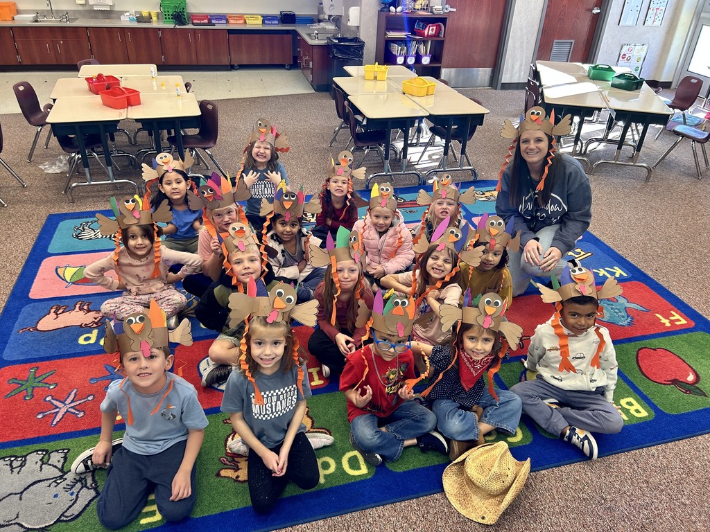 Picture of kinder kids on the rug