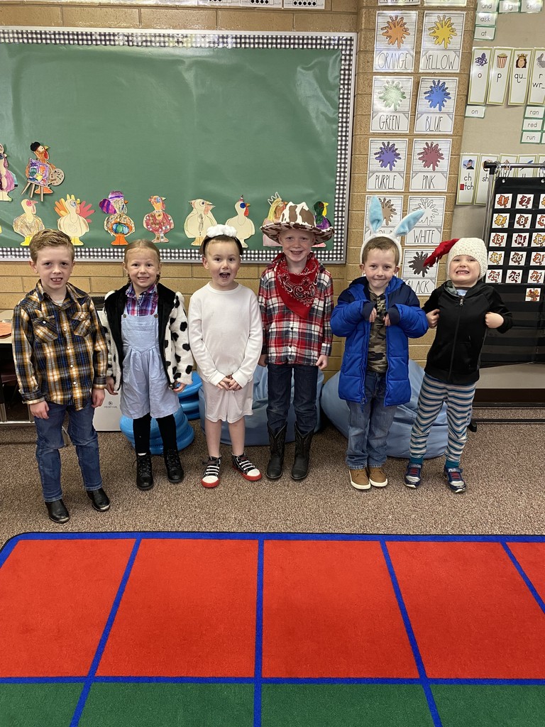 6 kids in a row with farm animal costumes