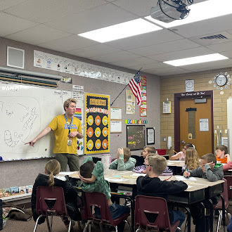 3 graders learing about life cycle