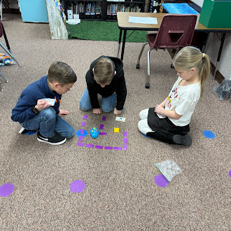 Students creating coding with mice