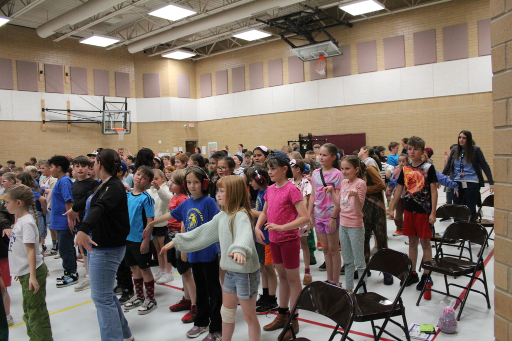 Students dancing to "Wavin Flag"