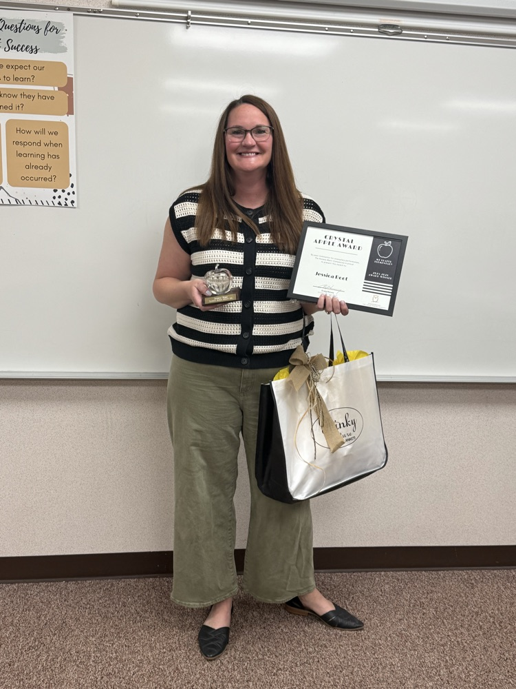 Mrs. Root receives Crystal Apple Award 
