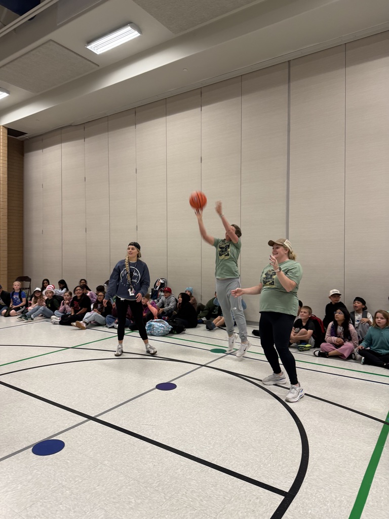 teachers shooting baskets