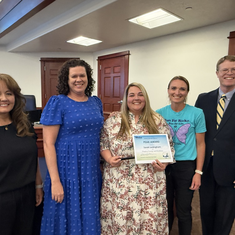 Sarah Ledingham receives PEAK Award