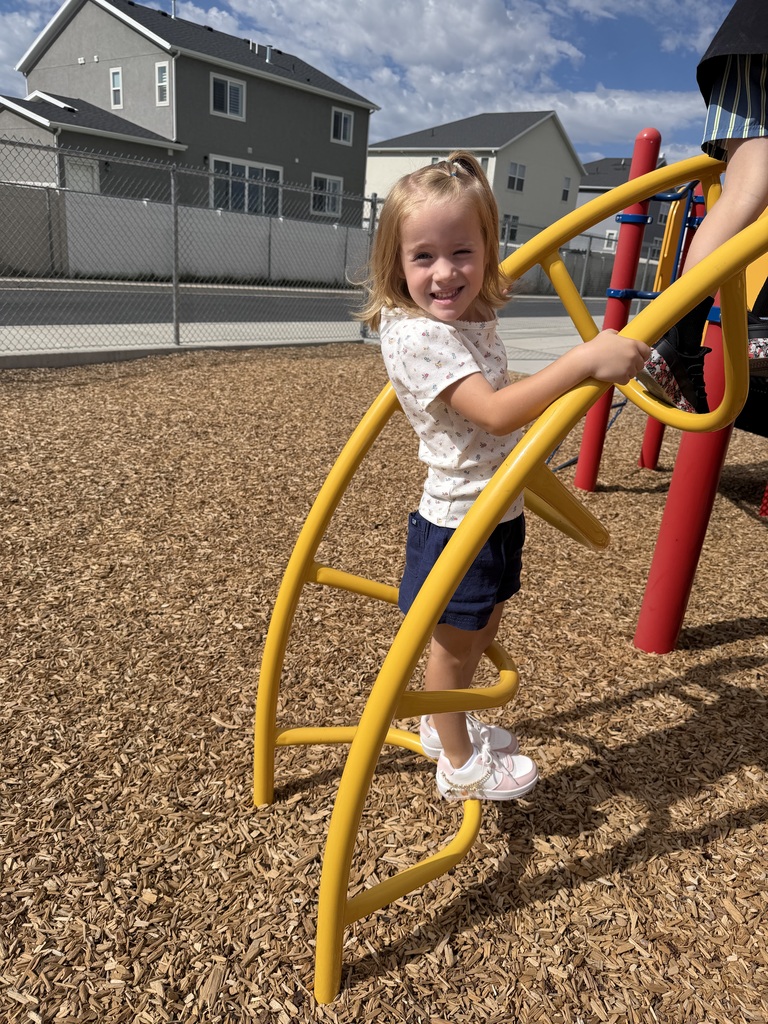 Kinder playing on the playground