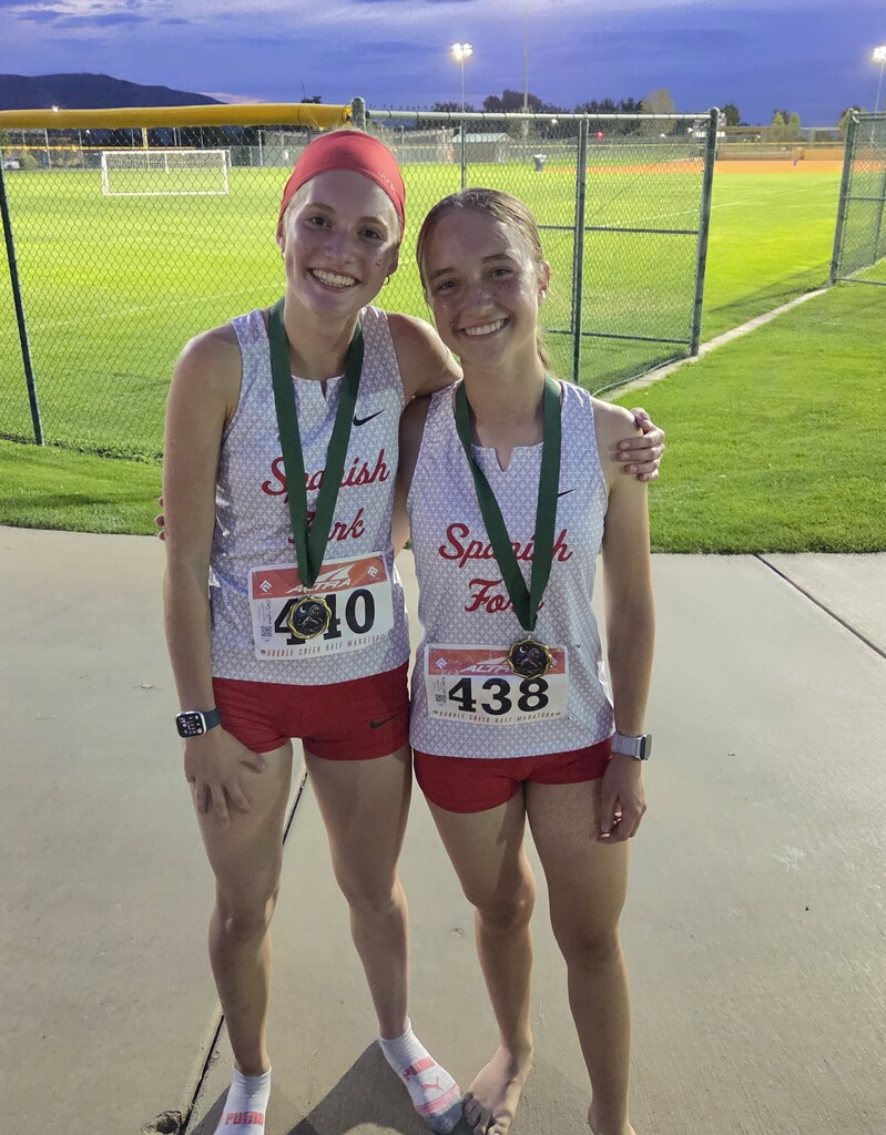 Girls cross country Payson Invitational Medalists