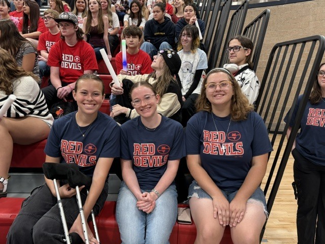 Students wearing spirit shirts