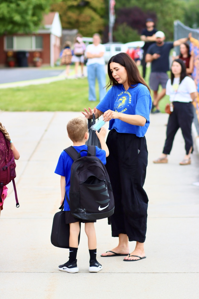 Mrs. Thomas also helps with delivering popsicles .
