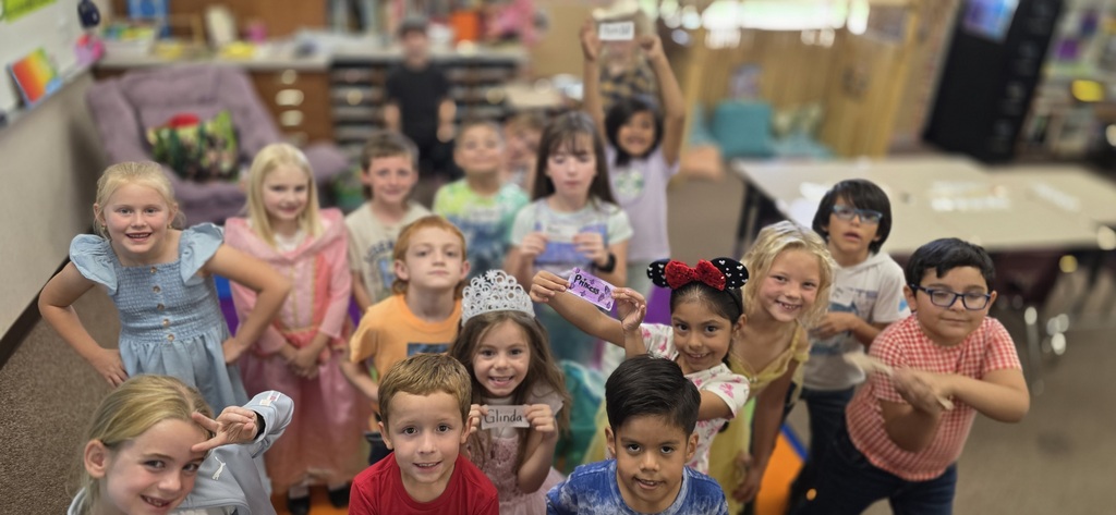 kids dressed up as fairy tale characters