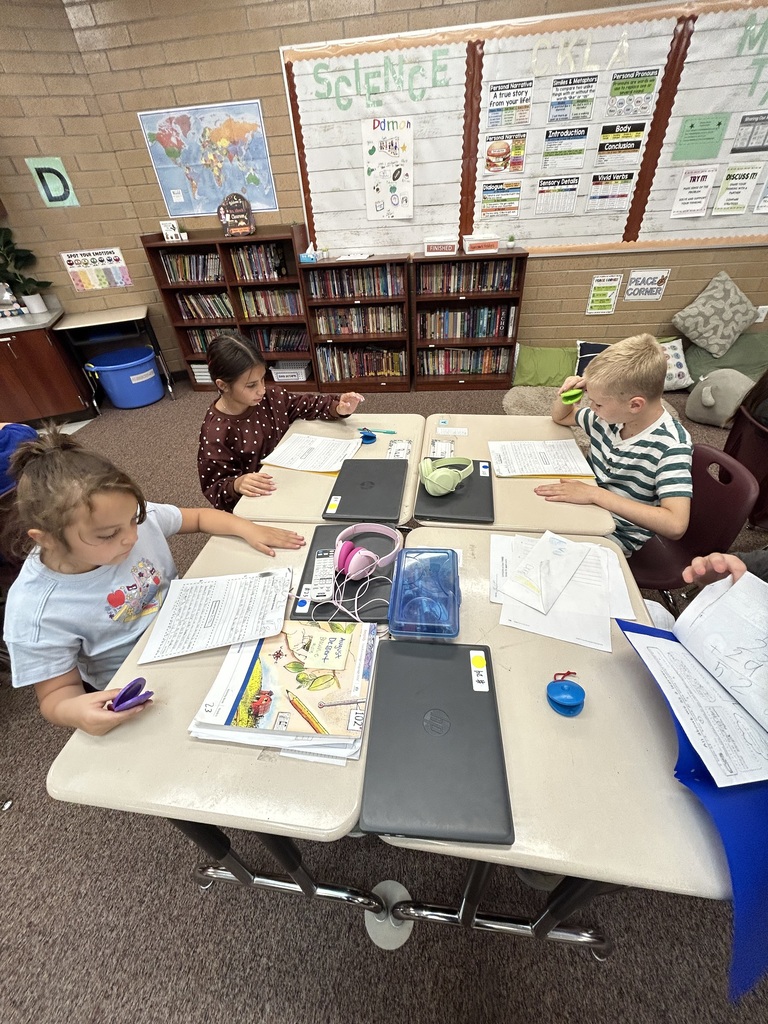 students working with castanets