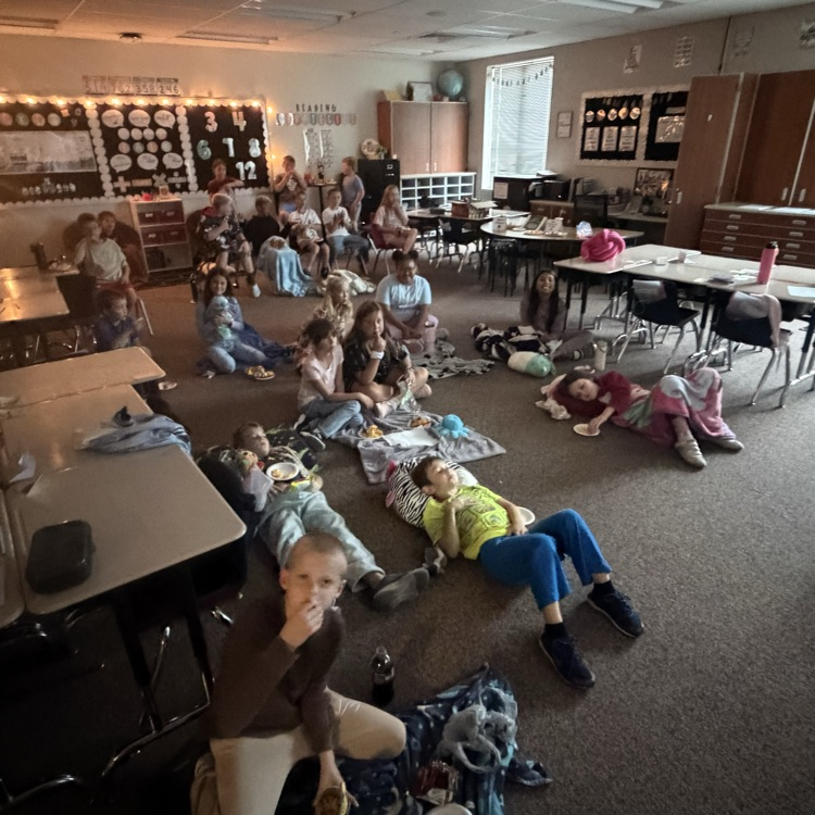 4th Grade watching Holes movie