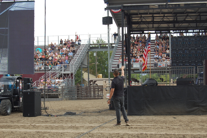 Kyle saying hi to the audience in the back