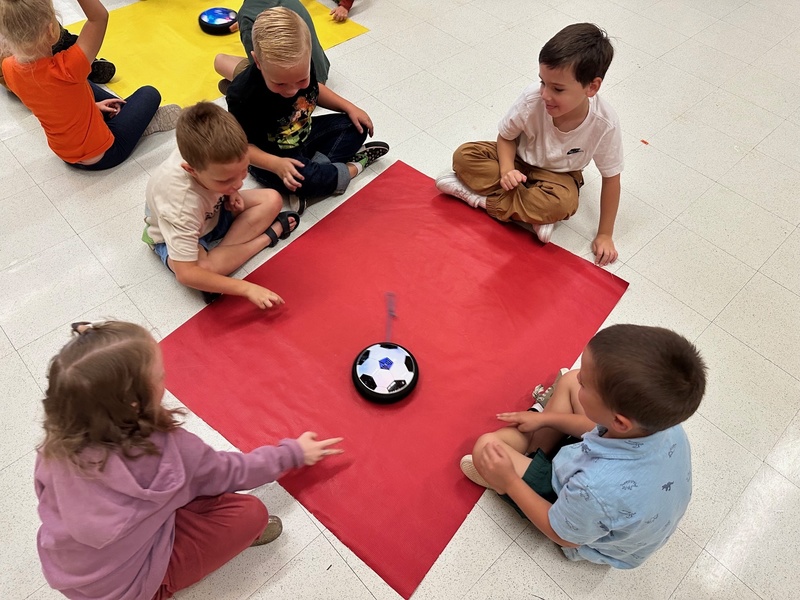 kids playing game