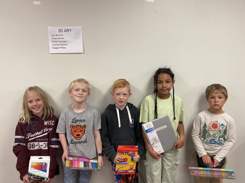 5 kids smiling for a picture