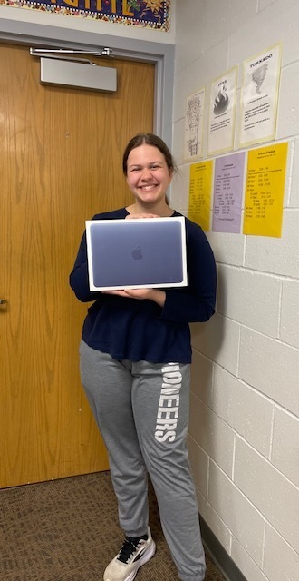 Katelynn Moser- winner of MacBook Neo