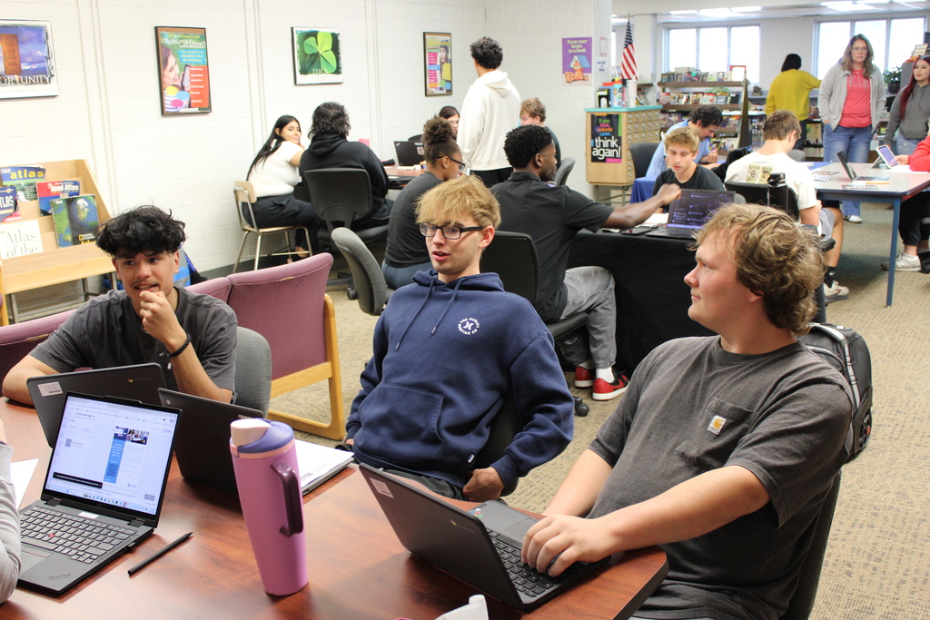 Senior students apply to college