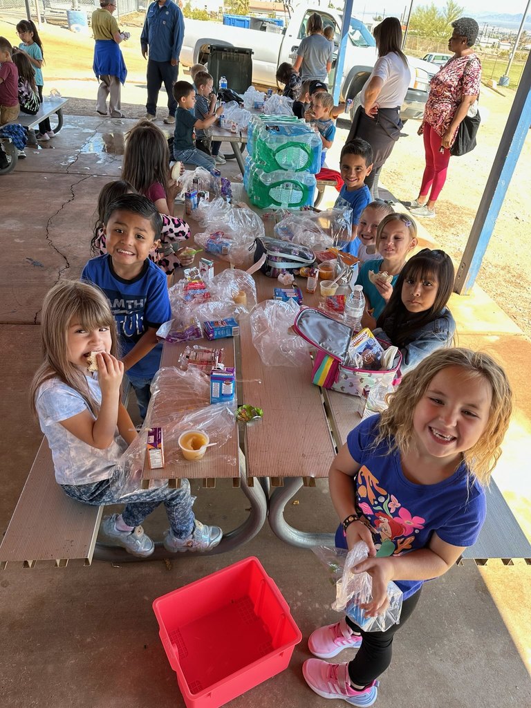 Students eating lunch.