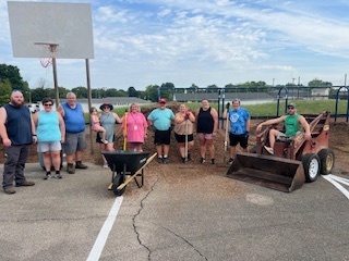 Mulch Day Volunteers