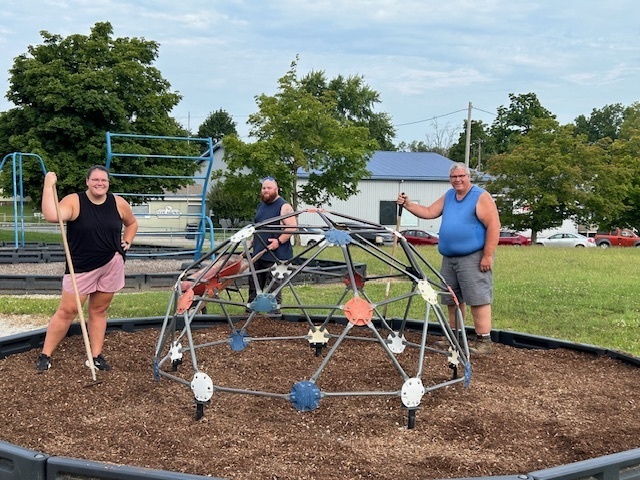 Mulch Day Volunteers