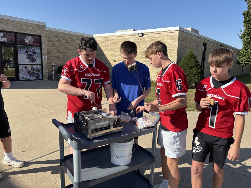 3rd and 6th period Foods One did a lab just for fun to end Homecoming Week. Students rolled out the carts to cook outside making S'mores! They enjoyed it and that way students didn't set off any smoke detectors from the burning marshmallows!!