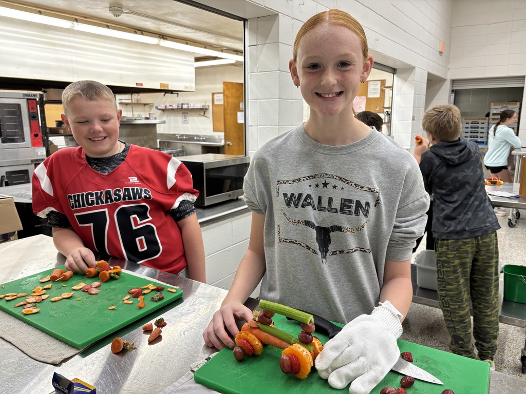 Wow! Mrs. Schmitt is so impressed by her Day One 7th Graders FCS students! They practiced knife skills today by cutting fruit and vegetables to make their individual cars. In a previous class they drew out their sketches and made a plan and a list of what they needed. Take a look at the pictures to see their success! 