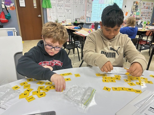 Our 4th graders are busy building words and learning how spelling rules make reading and writing click! ✏️📚 It’s great to see their confidence grow each day! 