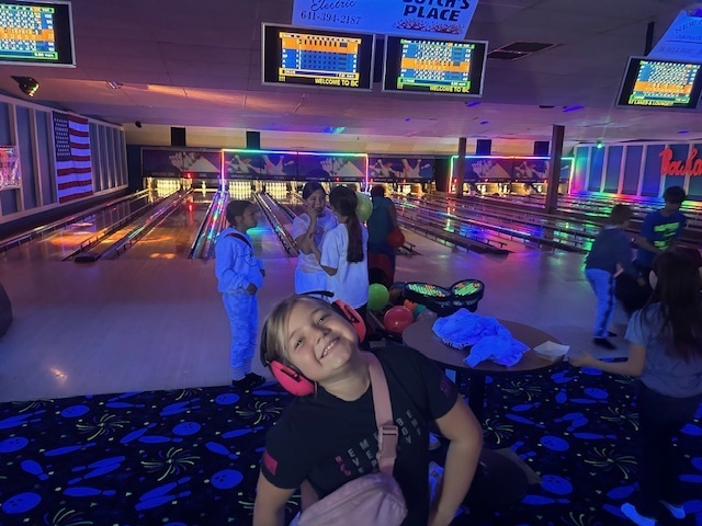 🎉 Our 4th graders had a blast at their PBIS First Quarter Reward Party! 🎉 This fun celebration was made possible thanks to our Elementary Raffle and everyone who supports it. Your contributions help us recognize students for showing positive behavior and making great choices all quarter long! ❤️🖤