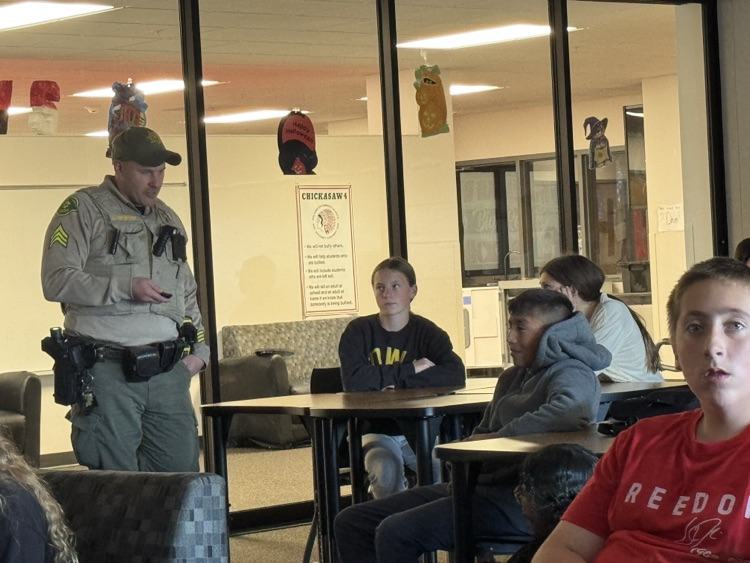 Fayette County Sheriff’s Sgt Chris Schveiger joined our 7th and 8th graders for a conversation about decision making, cyber bullying, and drug awareness in support of Red Ribbon Week. 
