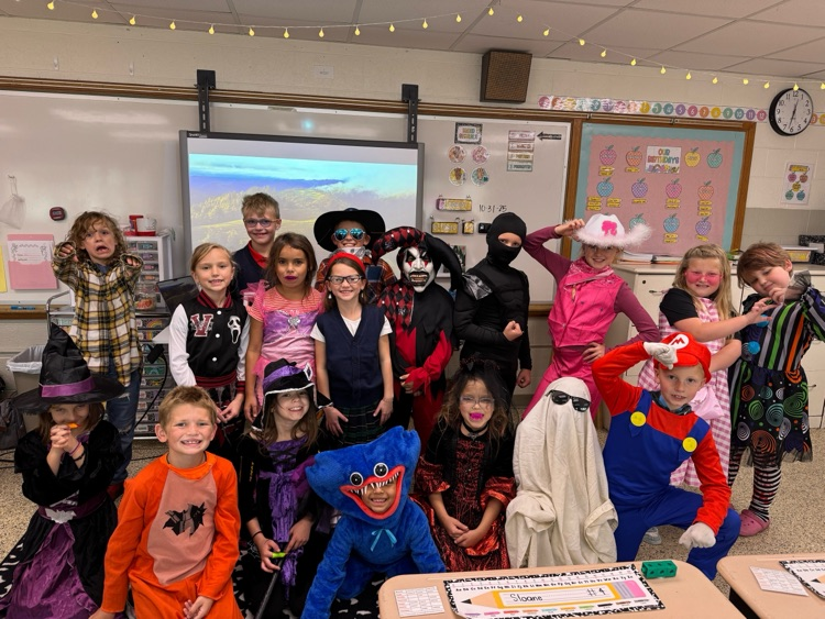 Mrs. Conways's 2nd graders had a blast celebrating Halloween and dressing up to show other classes!